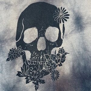 Torrid Active Gray Tiedye Skull T-Shirt
